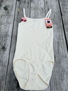 Shapermint Cream Women’s One-Piece Bodysuit size Medium